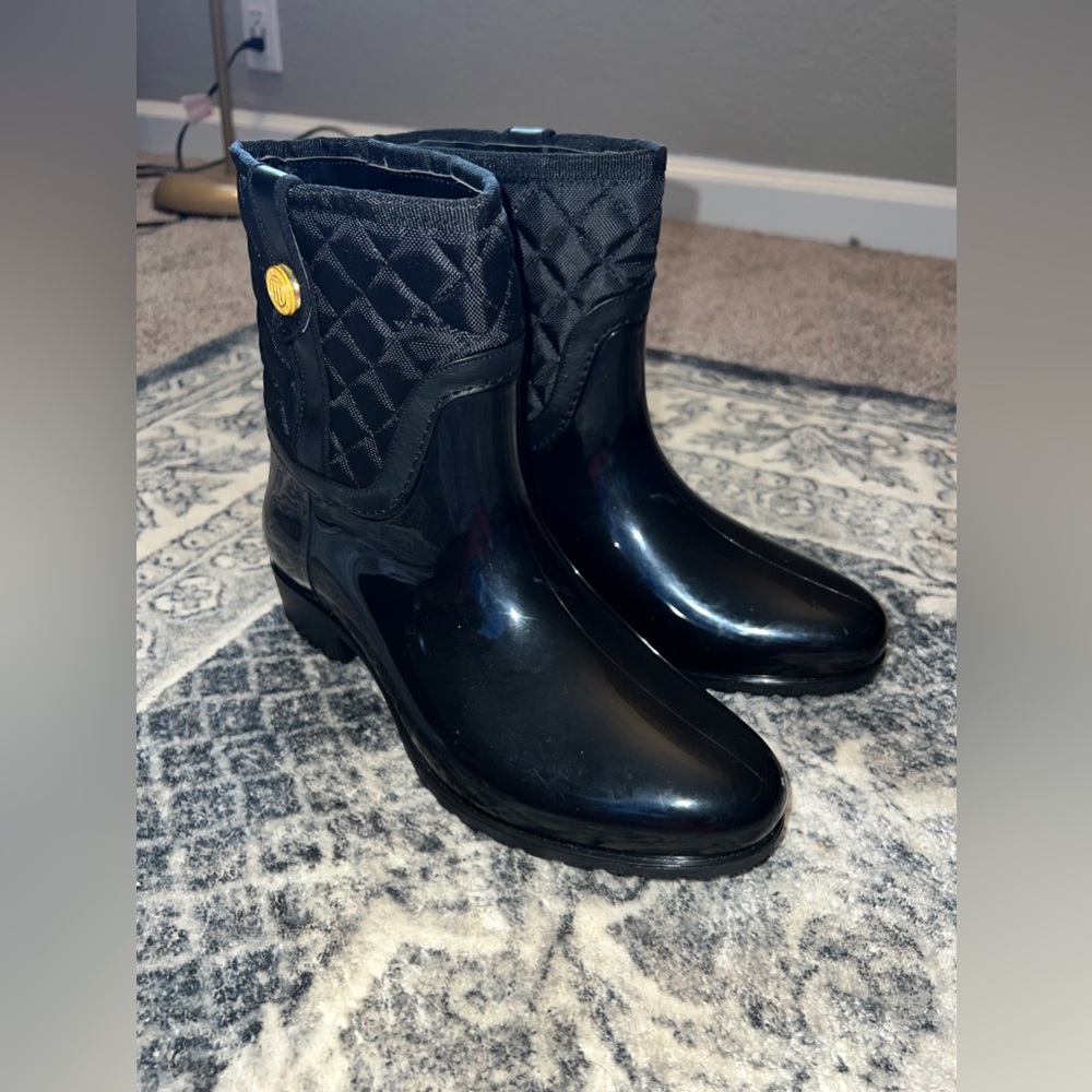 Tommy Hilfiger Black Quilted Rainboots Size 9